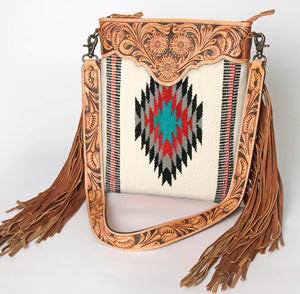 Saddle blanket bag